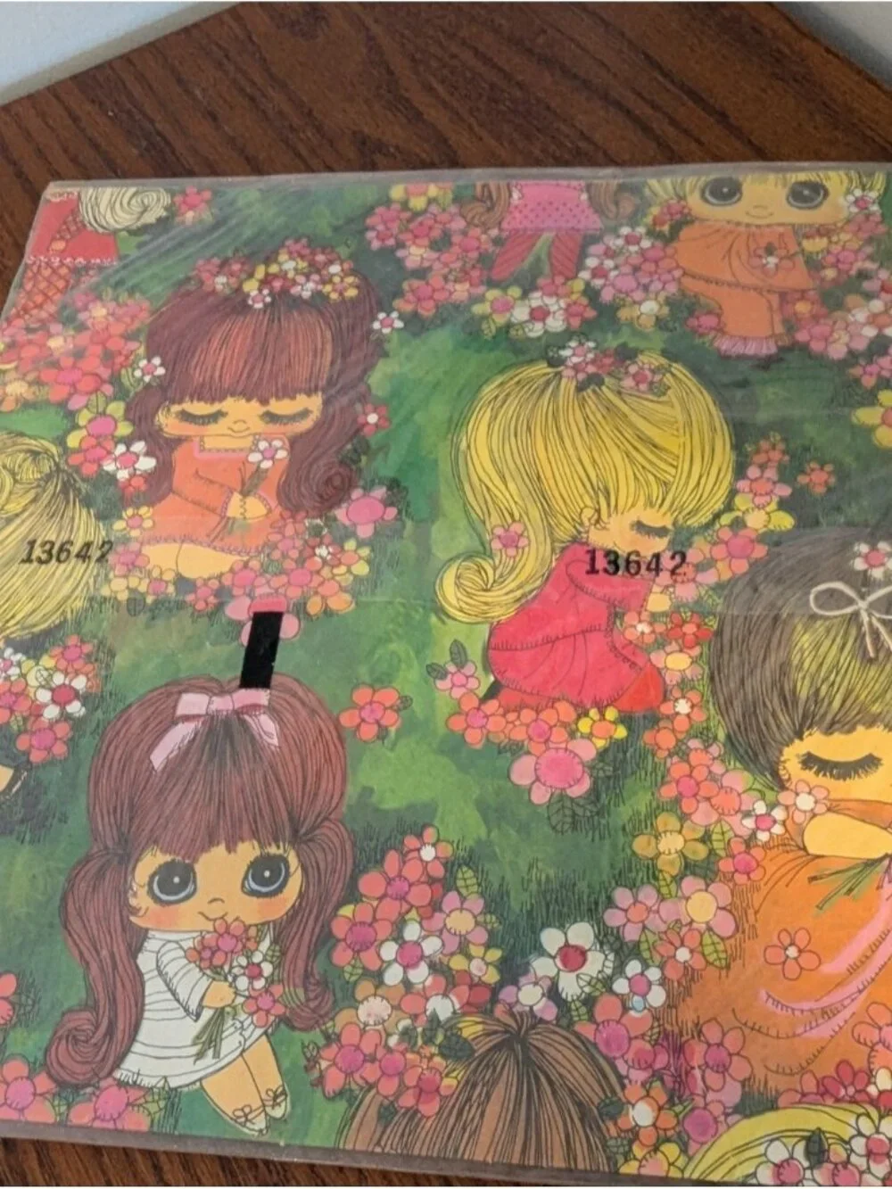 Vintage kitsch Big Eyes Illustrated Girls Floral 60s Gift Wrap Paper Sealed Rare